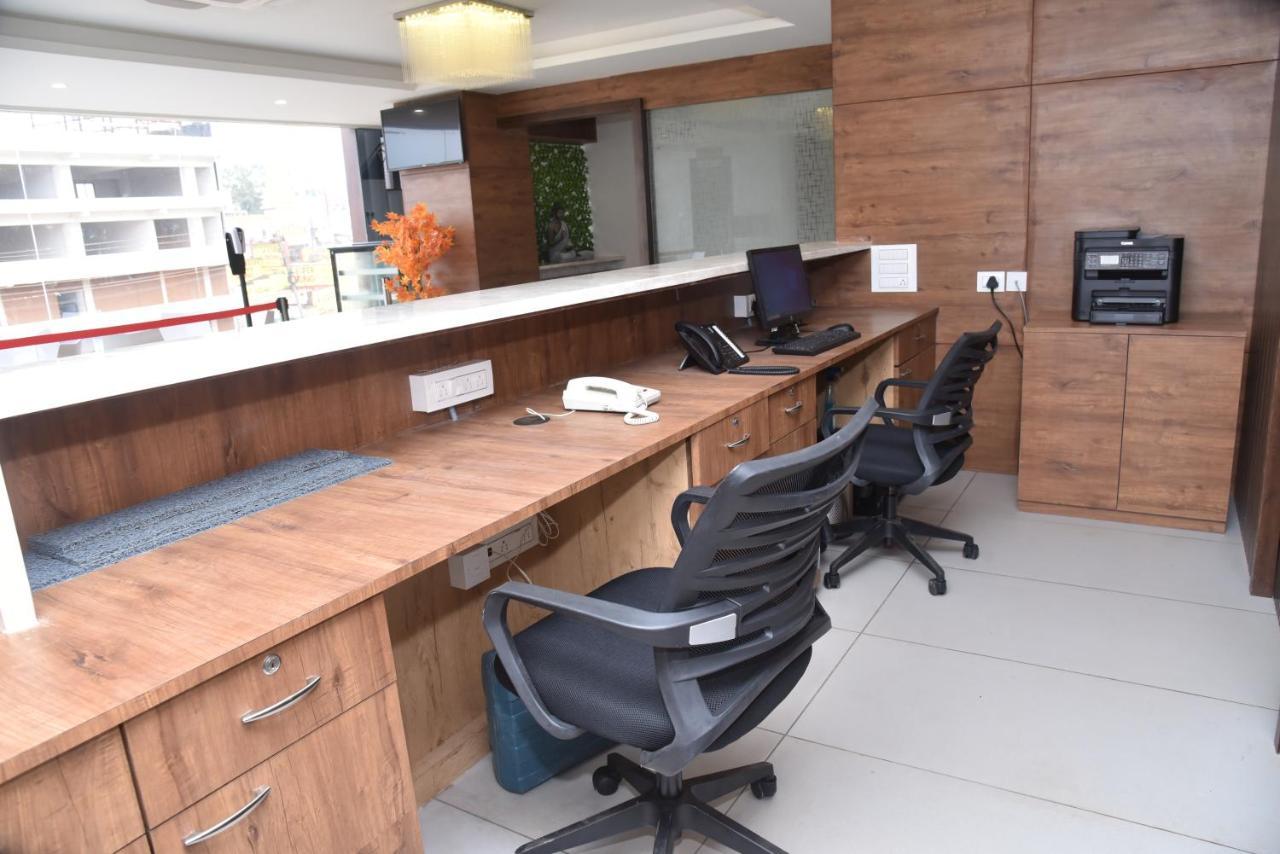 The Oaks Comforts Hubli Esterno foto