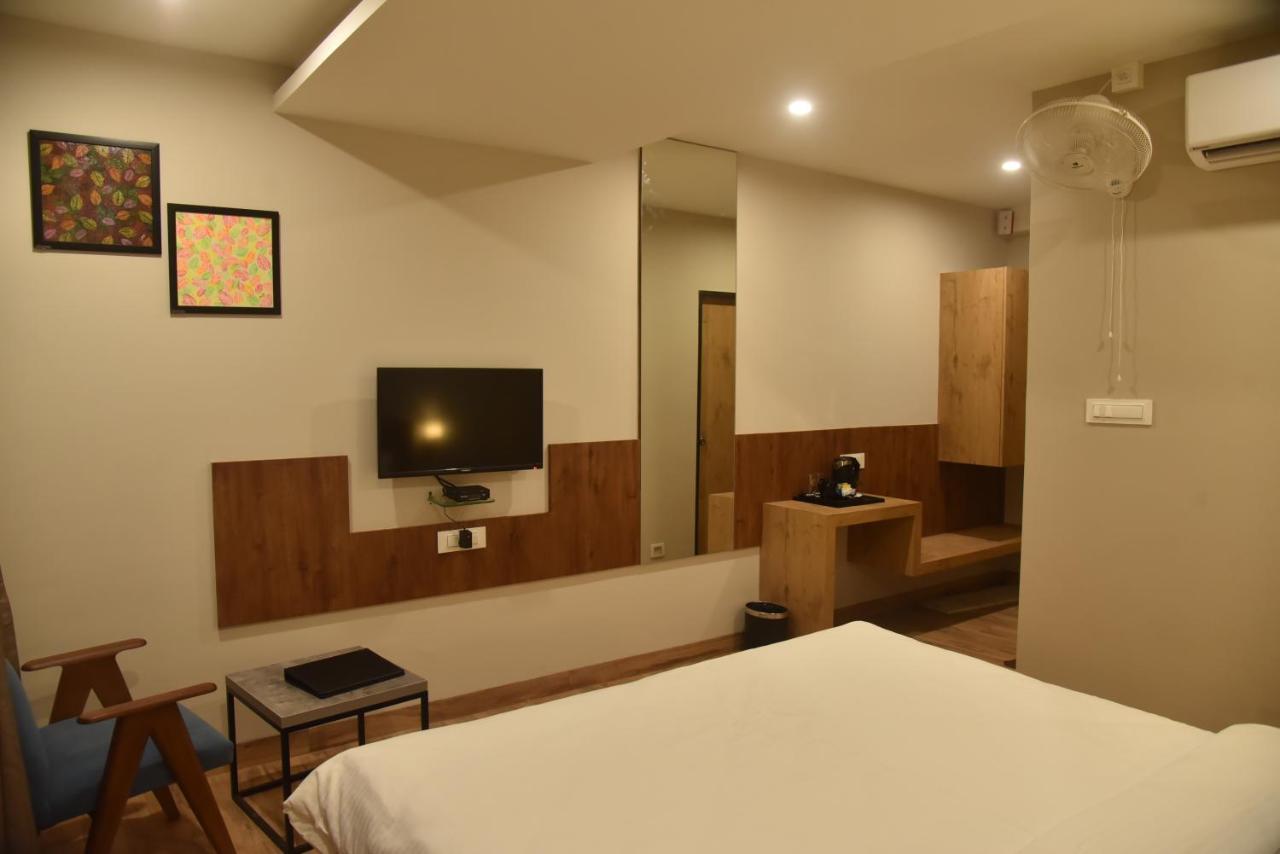 The Oaks Comforts Hubli Esterno foto