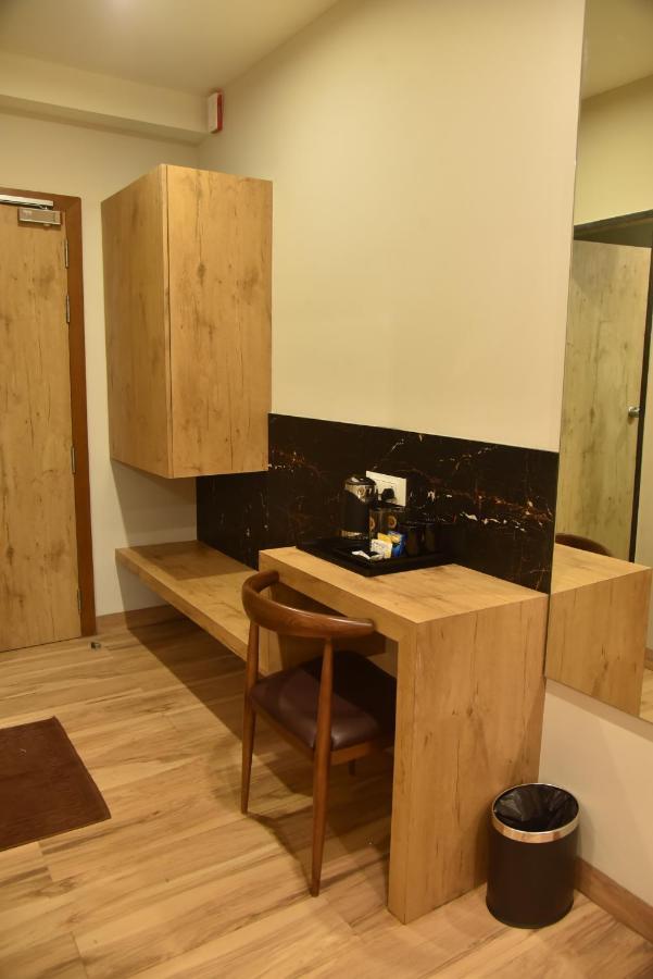 The Oaks Comforts Hubli Esterno foto