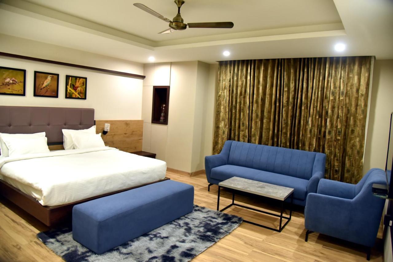 The Oaks Comforts Hubli Esterno foto