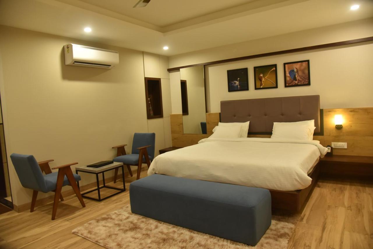 The Oaks Comforts Hubli Esterno foto